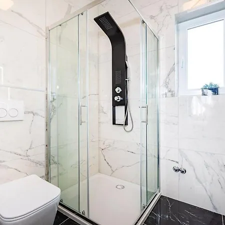 Ferienhaus Mit Privatpool Fuer 8 Personen Ca 160 Qm In Zadar, Dalmatien Und Umgebung Zára