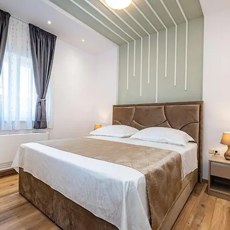 Ferienhaus Mit Privatpool Fuer 8 Personen Ca 160 Qm In Zadar, Dalmatien Und Umgebung