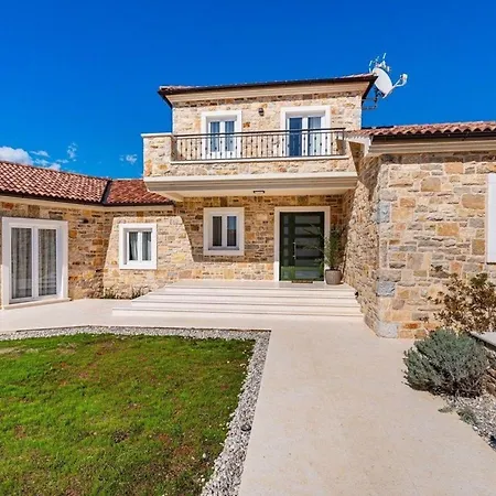 Ferienhaus Mit Privatpool Fuer 8 Personen Ca 160 Qm In Zadar, Dalmatien Und Umgebung *