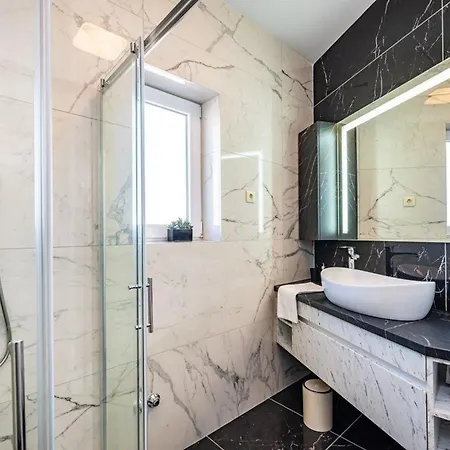 Ferienhaus Mit Privatpool Fuer 8 Personen Ca 160 Qm In Zadar, Dalmatien Und Umgebung * Zára
