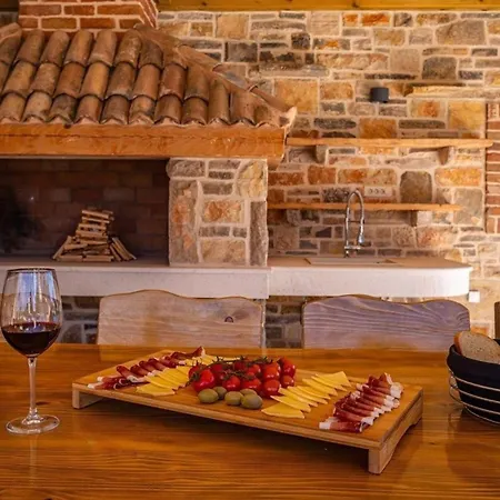 Ferienhaus Mit Privatpool Fuer 8 Personen Ca 160 Qm In Zadar, Dalmatien Und Umgebung *
