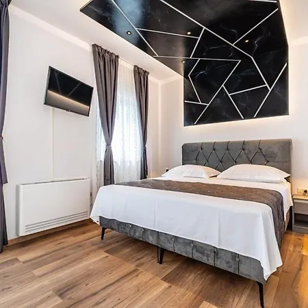 Ferienhaus Mit Privatpool Fuer 8 Personen Ca 160 Qm In Zadar, Dalmatien Und Umgebung Feriehus *