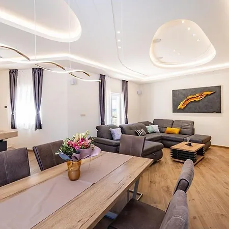 Holiday home Ferienhaus Mit Privatpool Fuer 8 Personen Ca 160 Qm In Zadar, Dalmatien Und Umgebung *